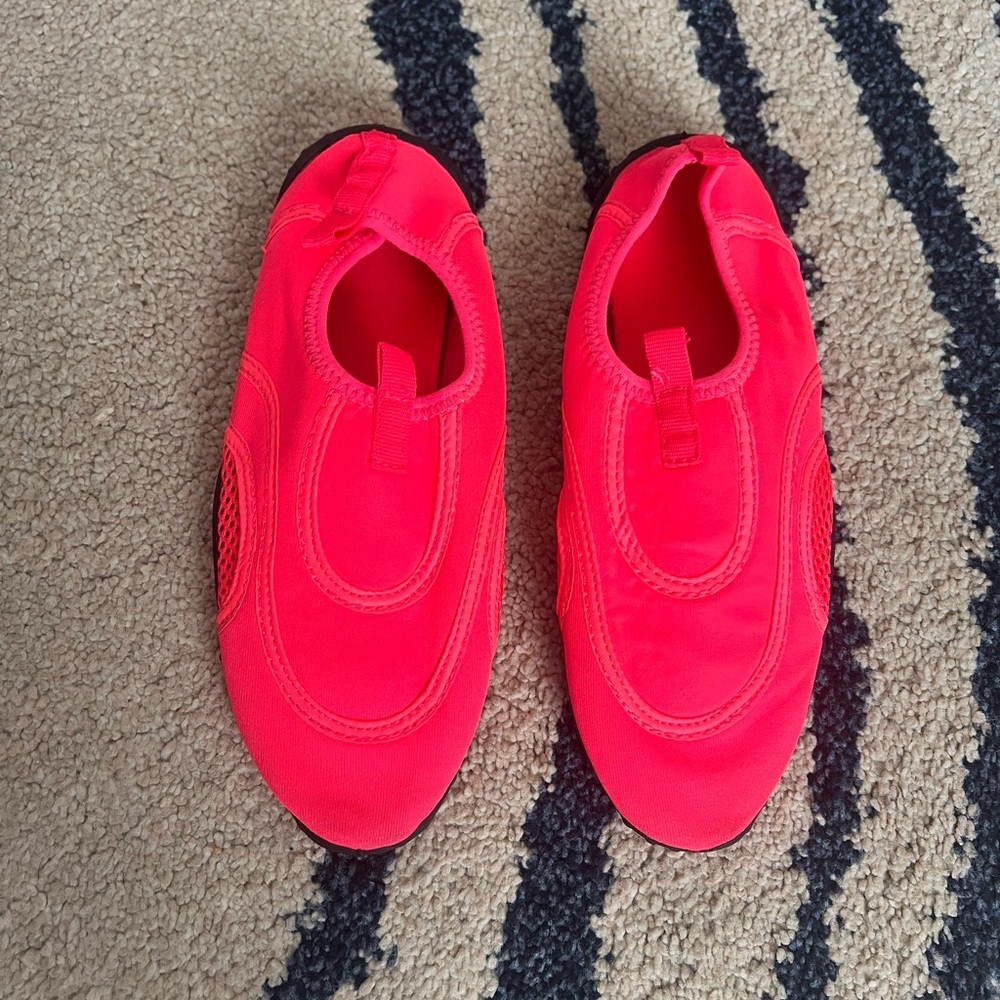 Kids Bright Pink Water Shoes